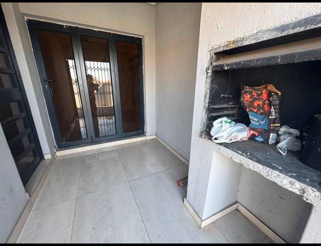 4 BEDROOM HOUSE FOR SALE IN AERORAND